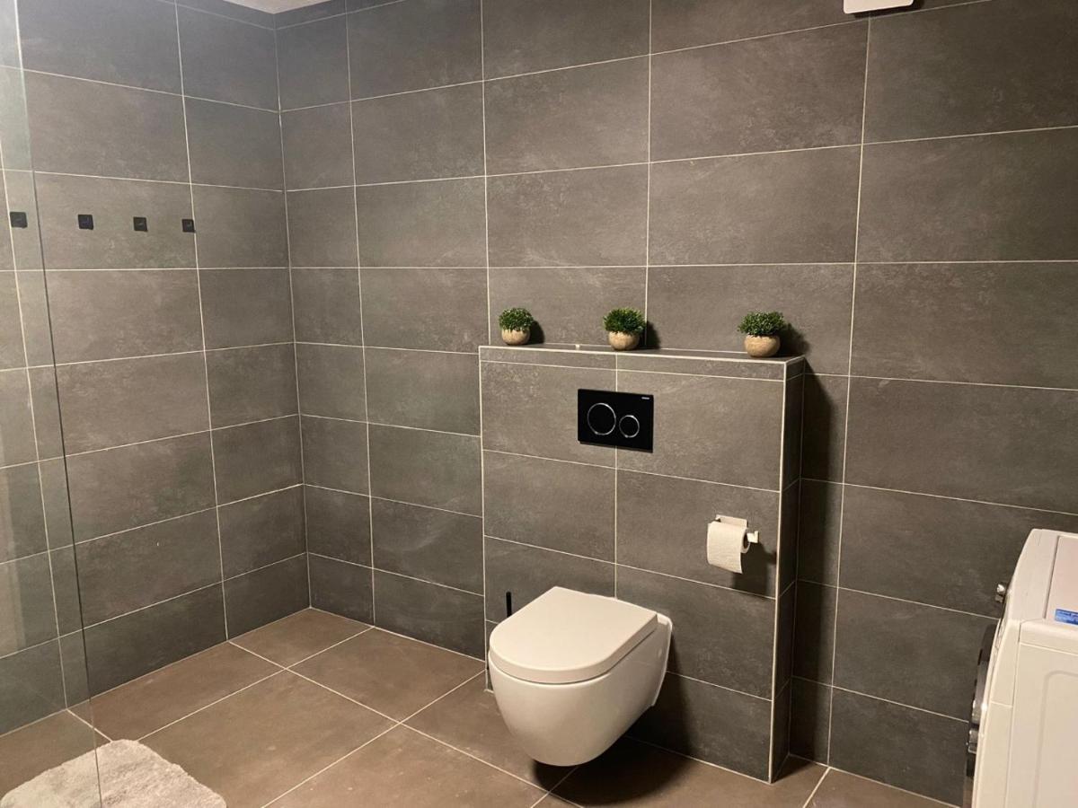Cozy 120M² Apartment With 3 Bedrooms And 1 Home Cinema Useldange Exteriör bild