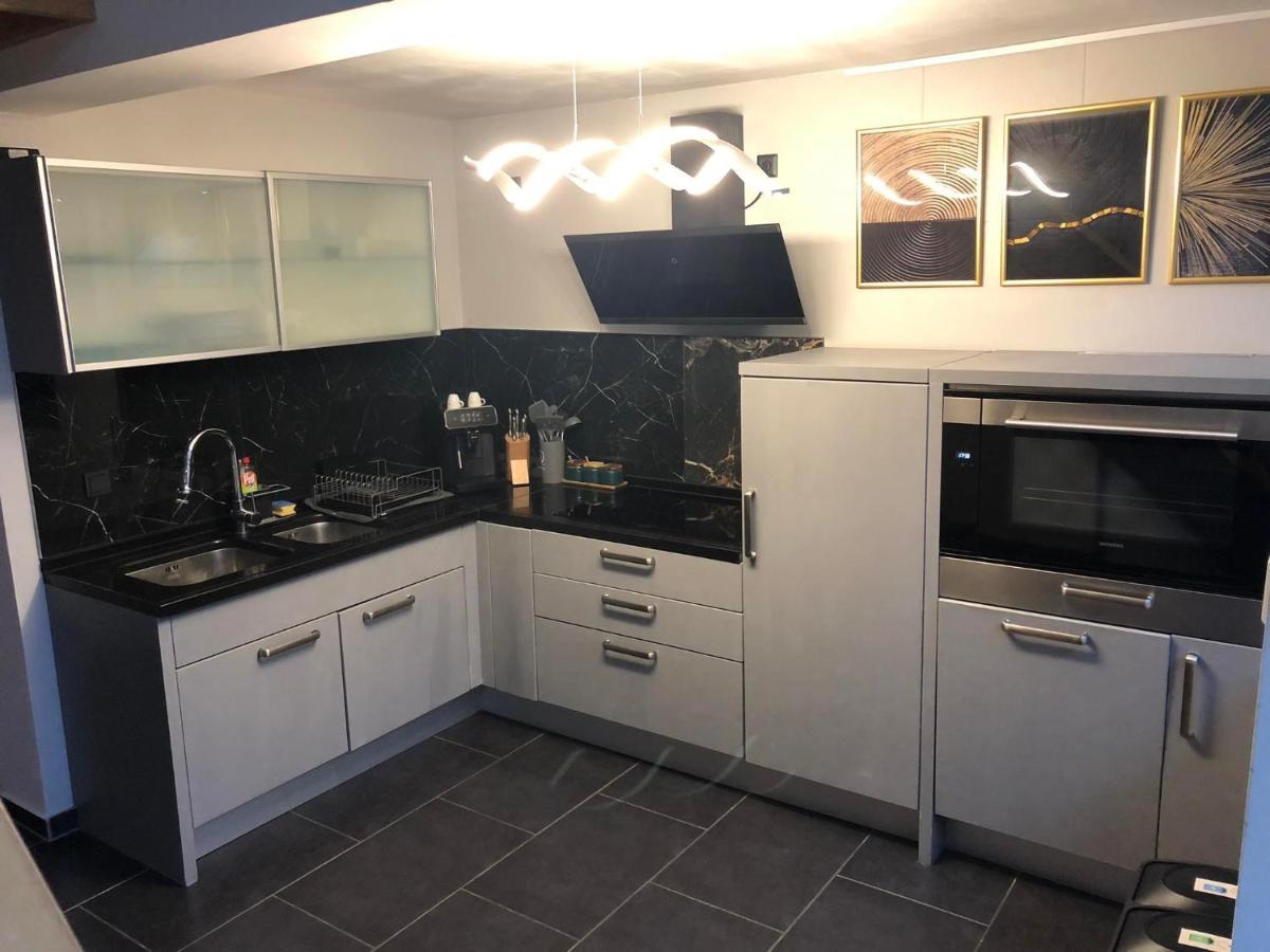 Cozy 120M² Apartment With 3 Bedrooms And 1 Home Cinema Useldange Exteriör bild