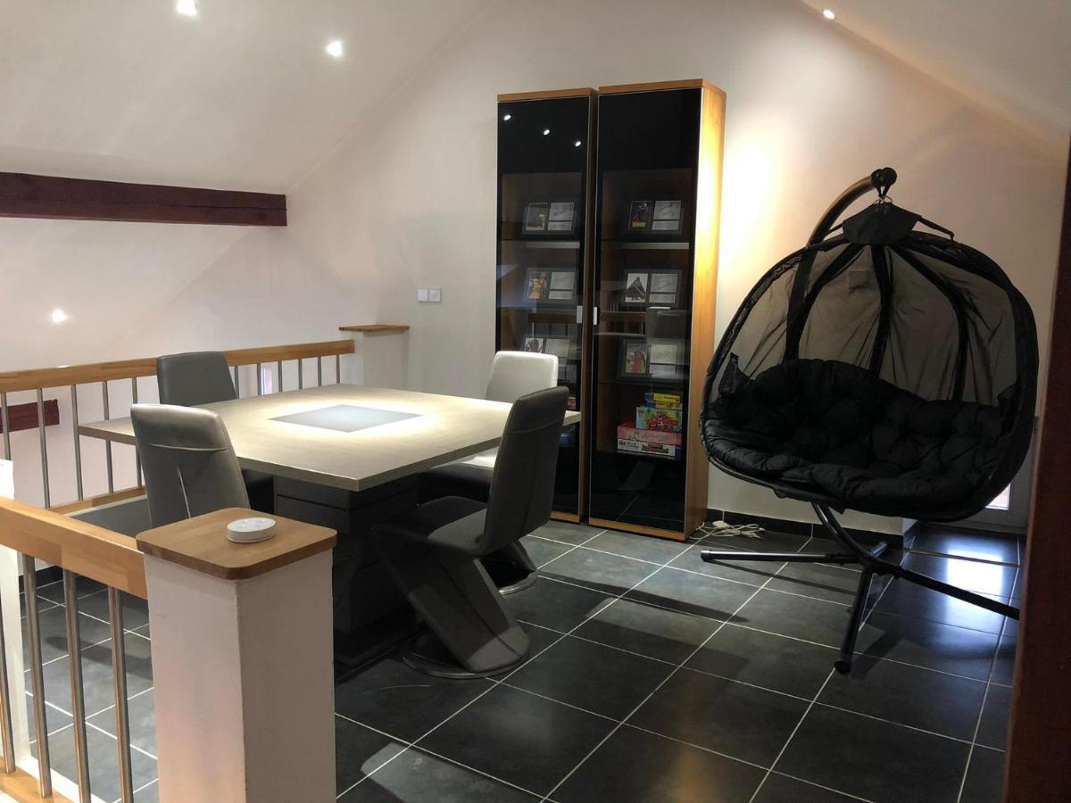Cozy 120M² Apartment With 3 Bedrooms And 1 Home Cinema Useldange Exteriör bild